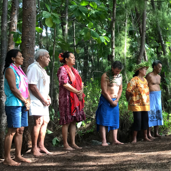 Hinano avec les membres du comité culturel